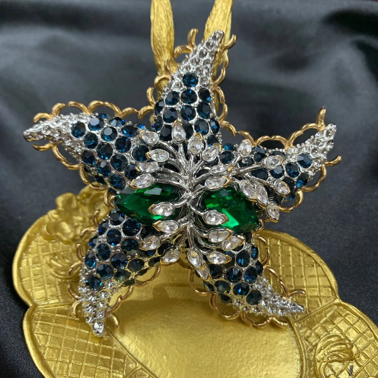 Western High-end Vintage Jewelry Starfish Brooch Fashion Exquisite Luxury Temperament Suit Jacket Star Pin Brooches Accessories