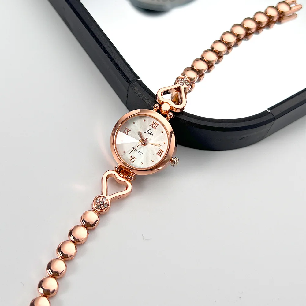 Ladies' Watch Fashion Leisure Love Bracelet Exquisite and Compact Quartz Watch Female Student Watch Gift Women's Watch UTHAI