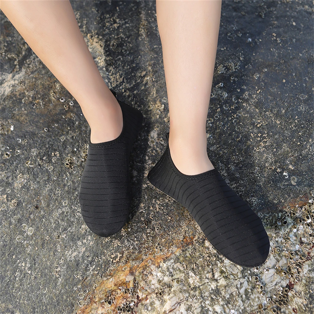 Water Shoes — size and design detail 9
