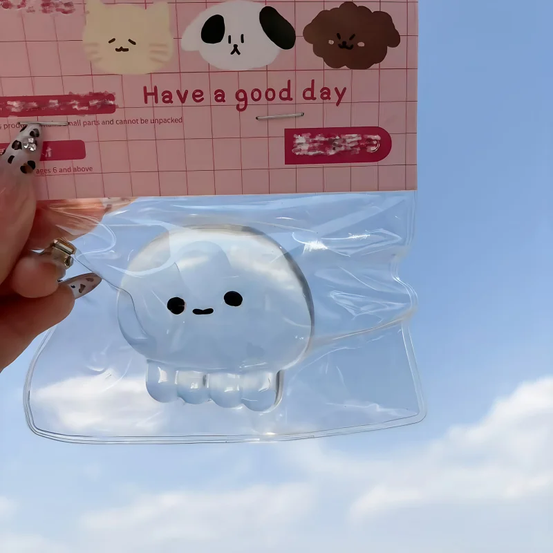 Eine sehr attraktive, ultrasparente und weiche Qualle