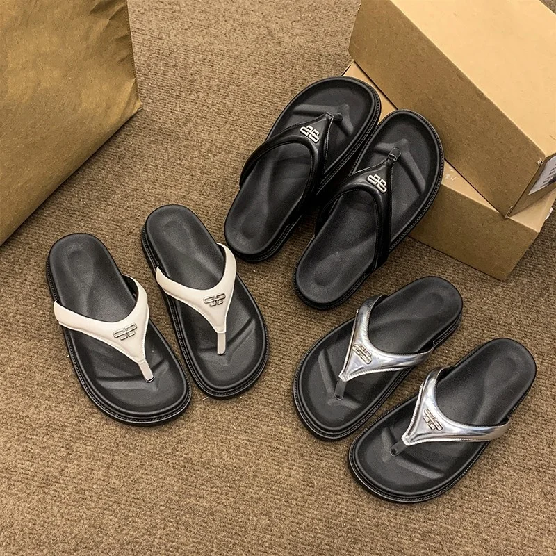 

Summer New Style of Elegant Thick Soled Casual Slippers with Clipped Toes Fashionable/Comfortable Beach Flat Slippers for Women