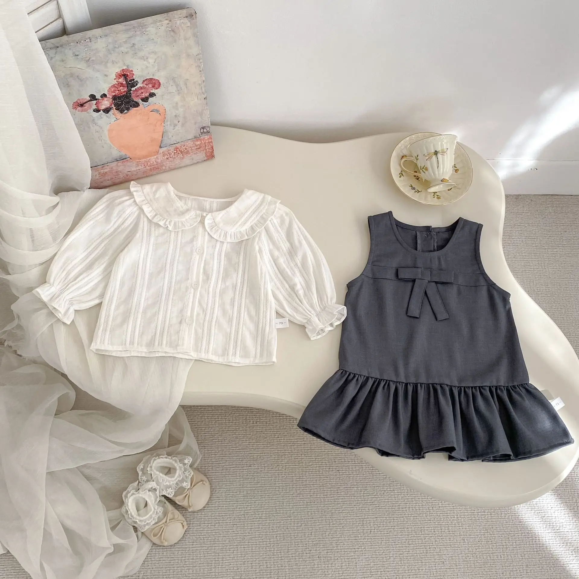 

Новое весеннее платье-жилет для девочек 2026 года в стиле преппи, детское платье без рукавов, однотонное платье с бантом на бретельках для малышек, детская одежда