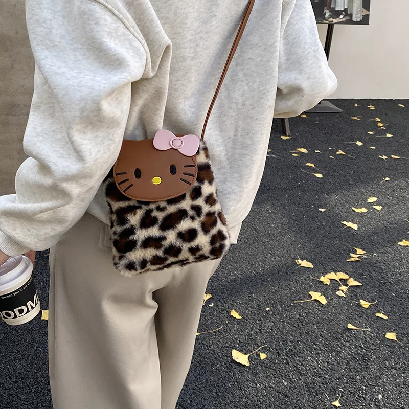 حقيبة كروس جديدة لطيفة هالو كيتي حقيبة كتف صغيرة للفتيات يخرجون على الطراز الأجنبي مع أموال الجيب