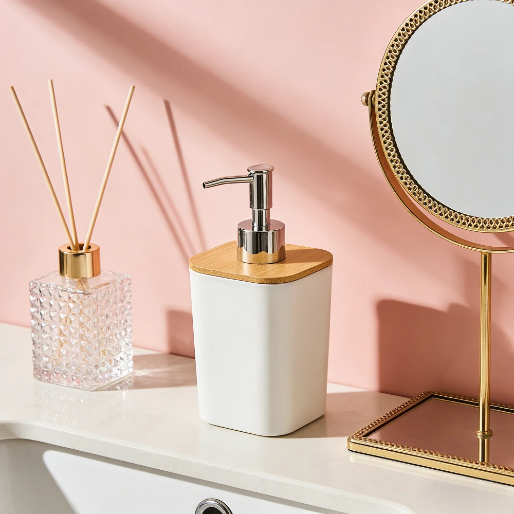 

Bamboo soap Dispenser, soap Dispenser for Kitchen Sink, Refillable Liquid Great for Bathroom bar Sinks Decorative