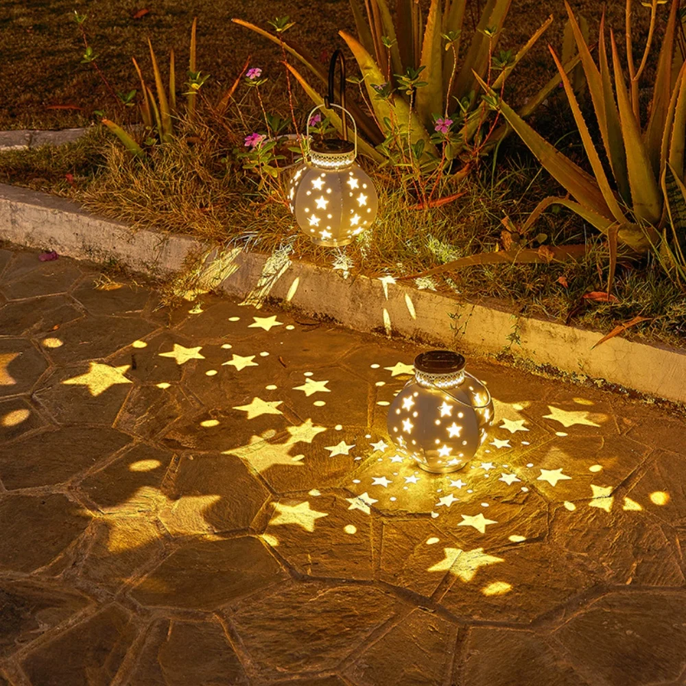 Garden Star Projector Lamp Hanging Solar Lights Outdoor Hanging Solar Lanterns Retro Solar Lamp with Handle Outside Decorations