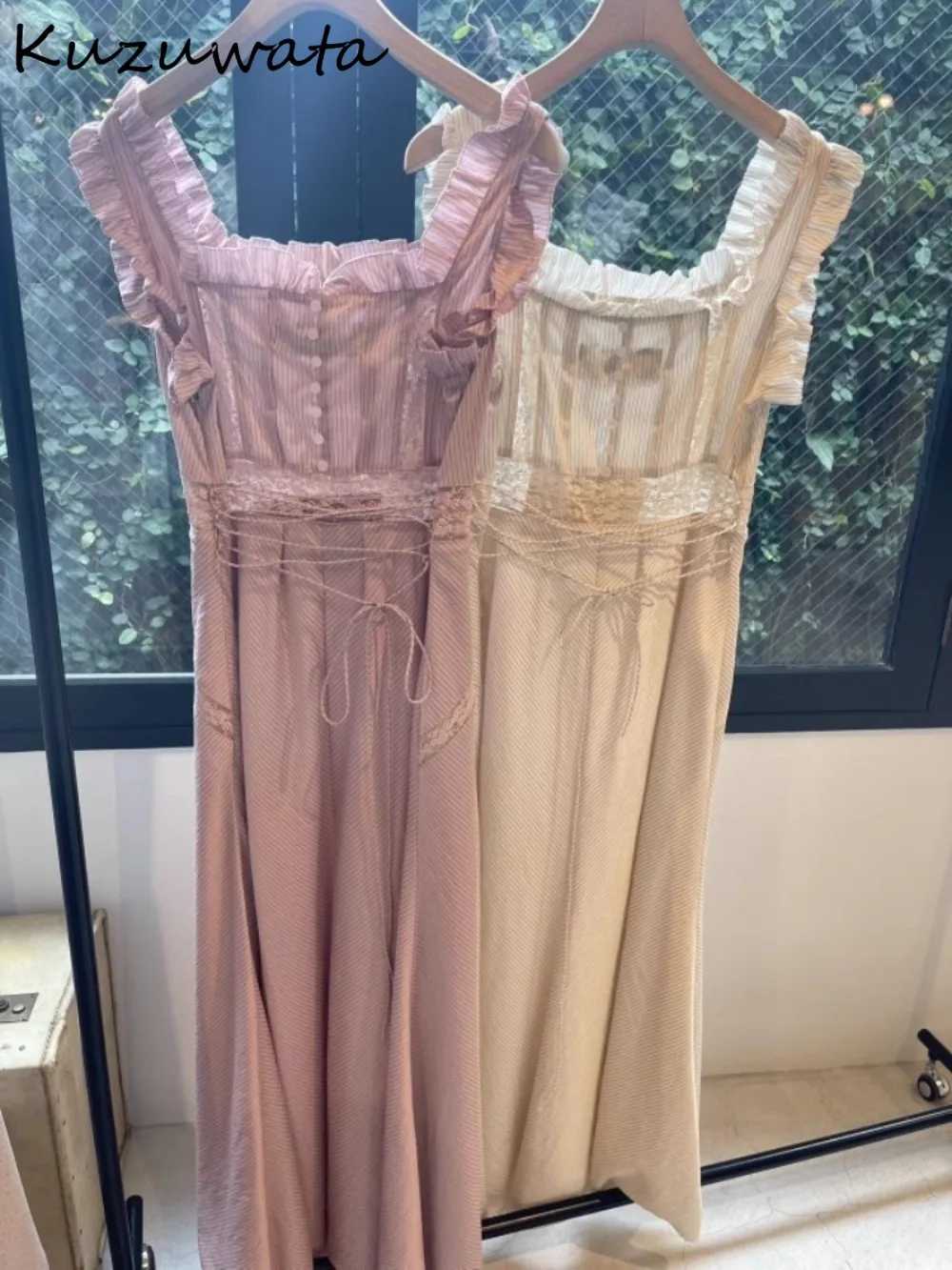 Kuzuwata Gaun Tambal Sulam Berongga Mewah Kasual Pinggang Ramping Jubah Leher V Baru Jalanan Tinggi Segar Manis Mujer Elegan Jamur Jepang