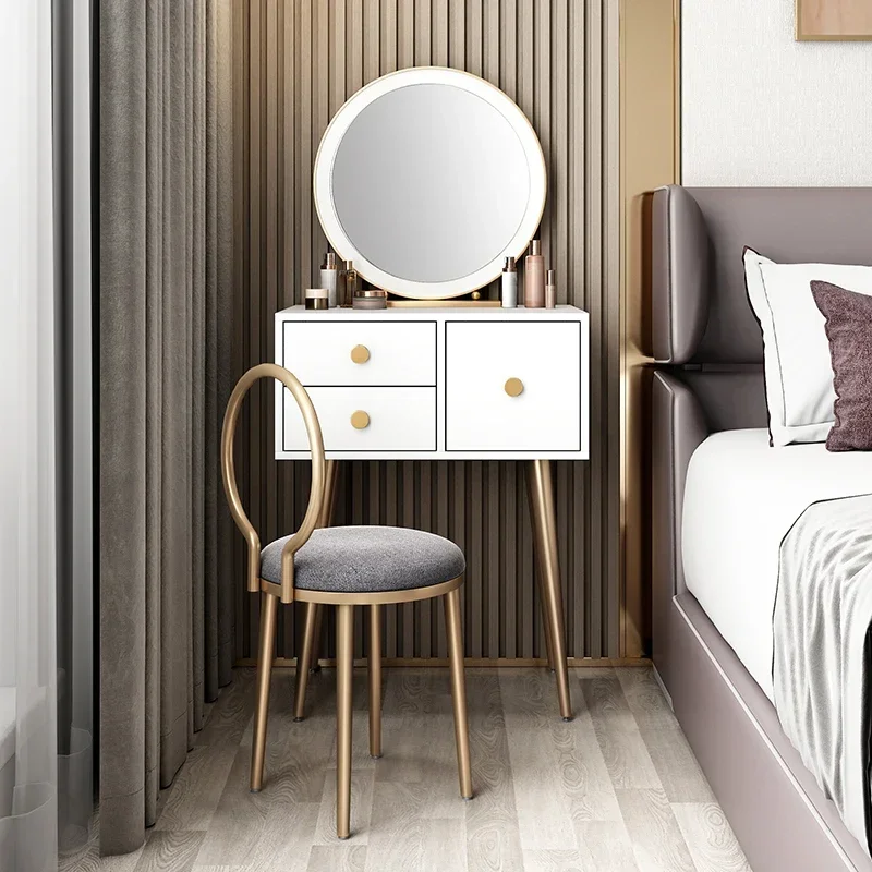 طاولة الزينة، غرفة نوم صغيرة، طاولة مكياج، طاولة مكياج صغيرة حمراء على الإنترنت، طاولة مكياج أوروبية تايبي