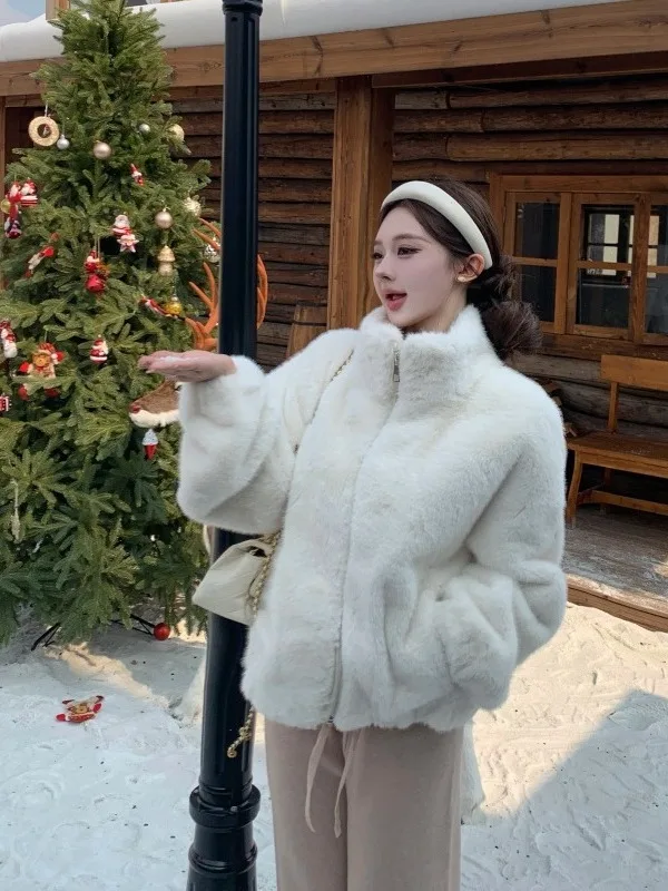 

Winter 2025 Short Ultra Slim Water Rabbit Fur Jacket Women's Korean Style Fashion Set Thickened Long Sleeve Zipper Jacket