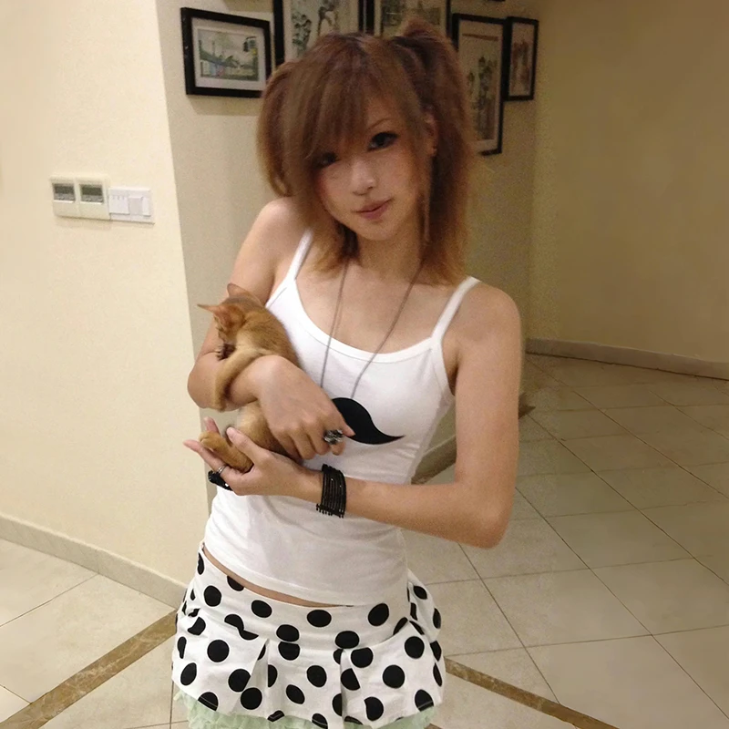 Karrram Japoński Y2k Nadruk Brody Tank Top Trashy Styl 2000 Białe Camisole Vintage Harajuku Cami Tops Amerykański Retro Crop Top