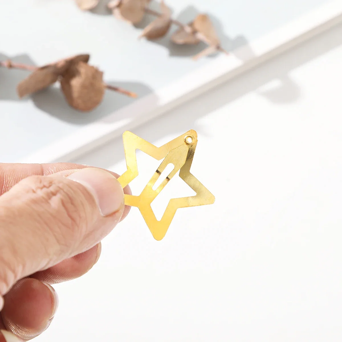 40 Stück Stern-Haarspangen, goldfarben, Y2K-Haarschmuck, Pentagramm-Haarspangen für Mädchen und Frauen, Metall-Druckknopf-Haarnadeln, Haarspangen – Detail 7