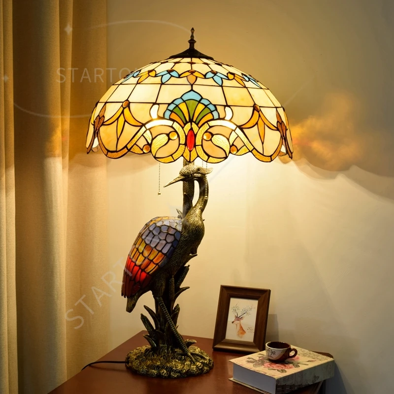 Baroque Glass Decorative Table Lamp Tiffany Church Glass Classic Living Room Lamp Retro Crane Art Table Lamp