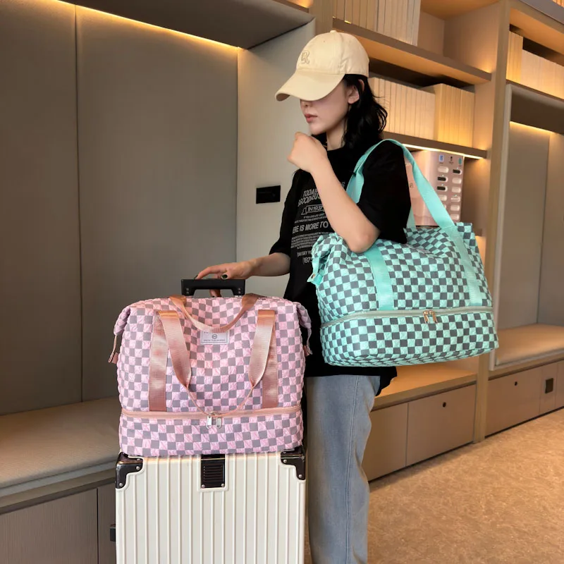 Stylish Checkerboard Pattern Duffle Handbag Large Capacity Sports Fitness Bags For Women Carry On Overnight Travel Luggage Bag