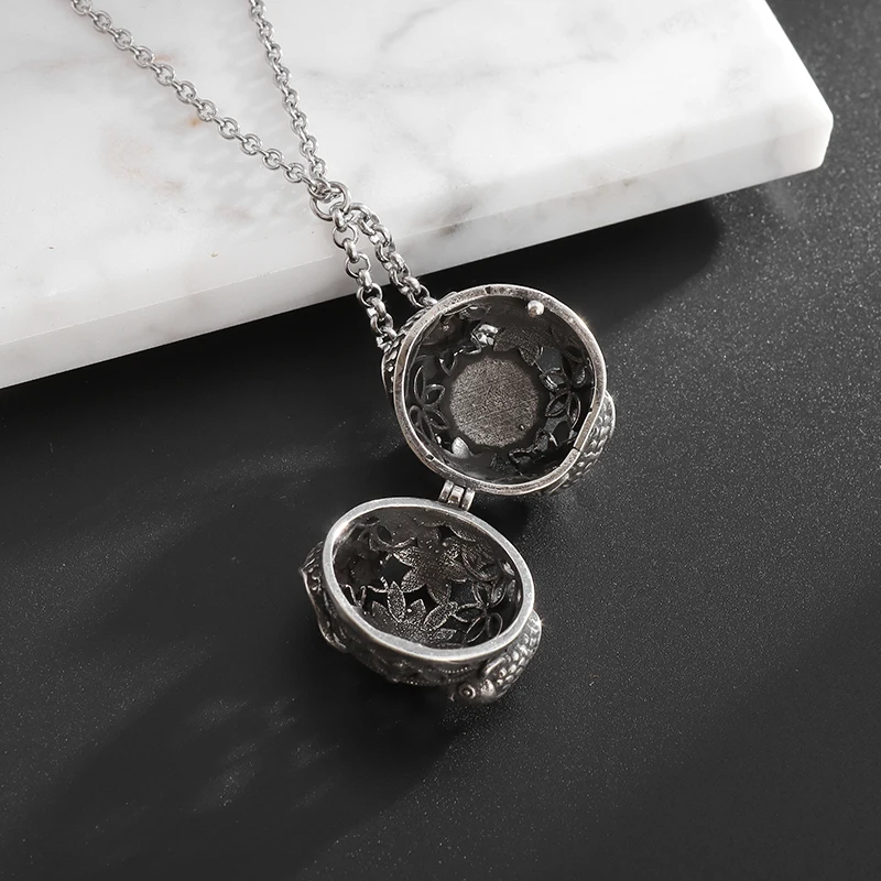 Retro Exquisite Aromatherapy Ball Hollow Pendant Openable Gawu Box Necklace Men\'s and Women\'s Amulet Jewelry