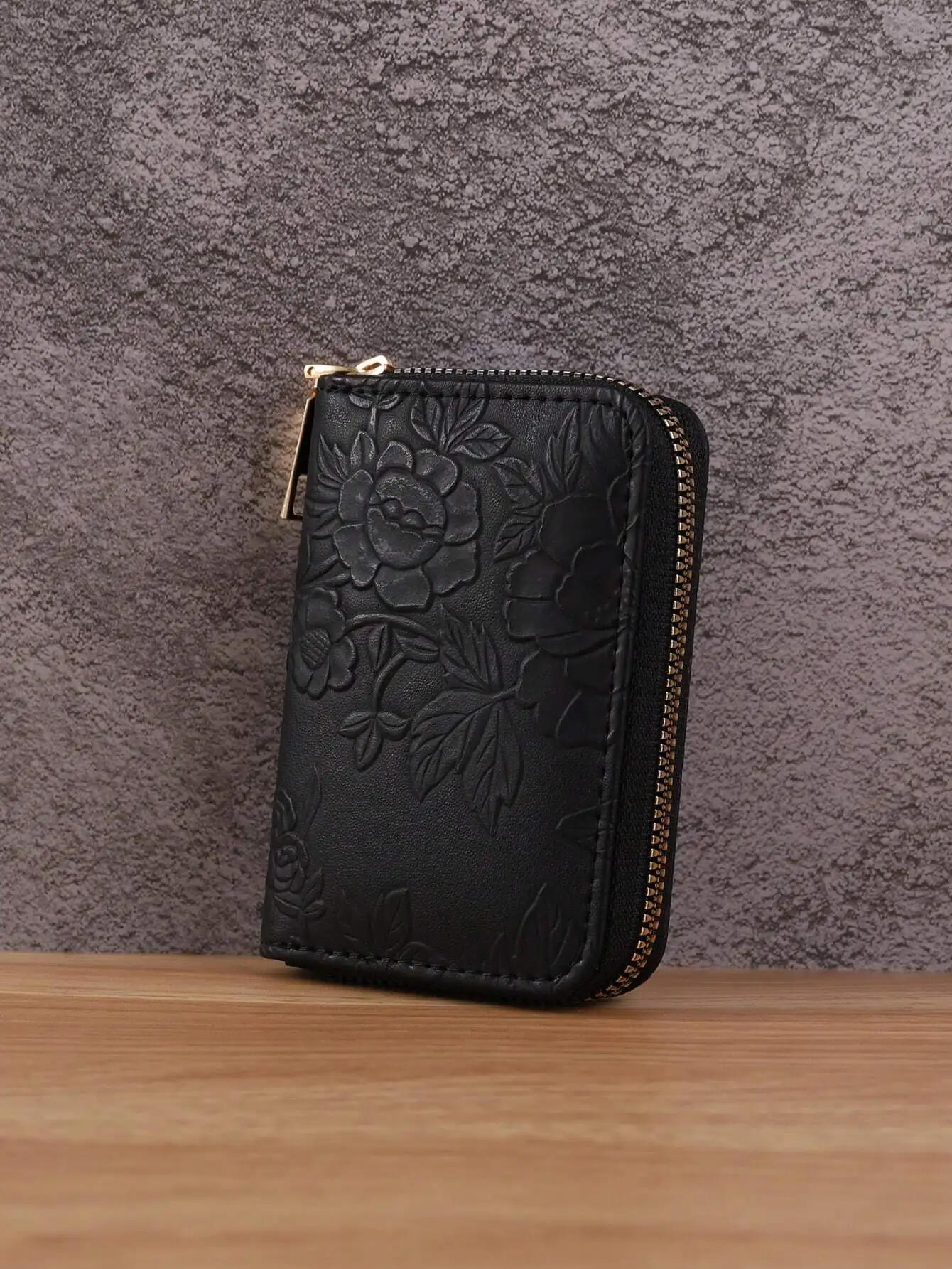 

1pc Women's Black Fashionable Simple Wallet Short Style Large Capacity Multiple Card Slots Single Zipper Portable Printed Coin F