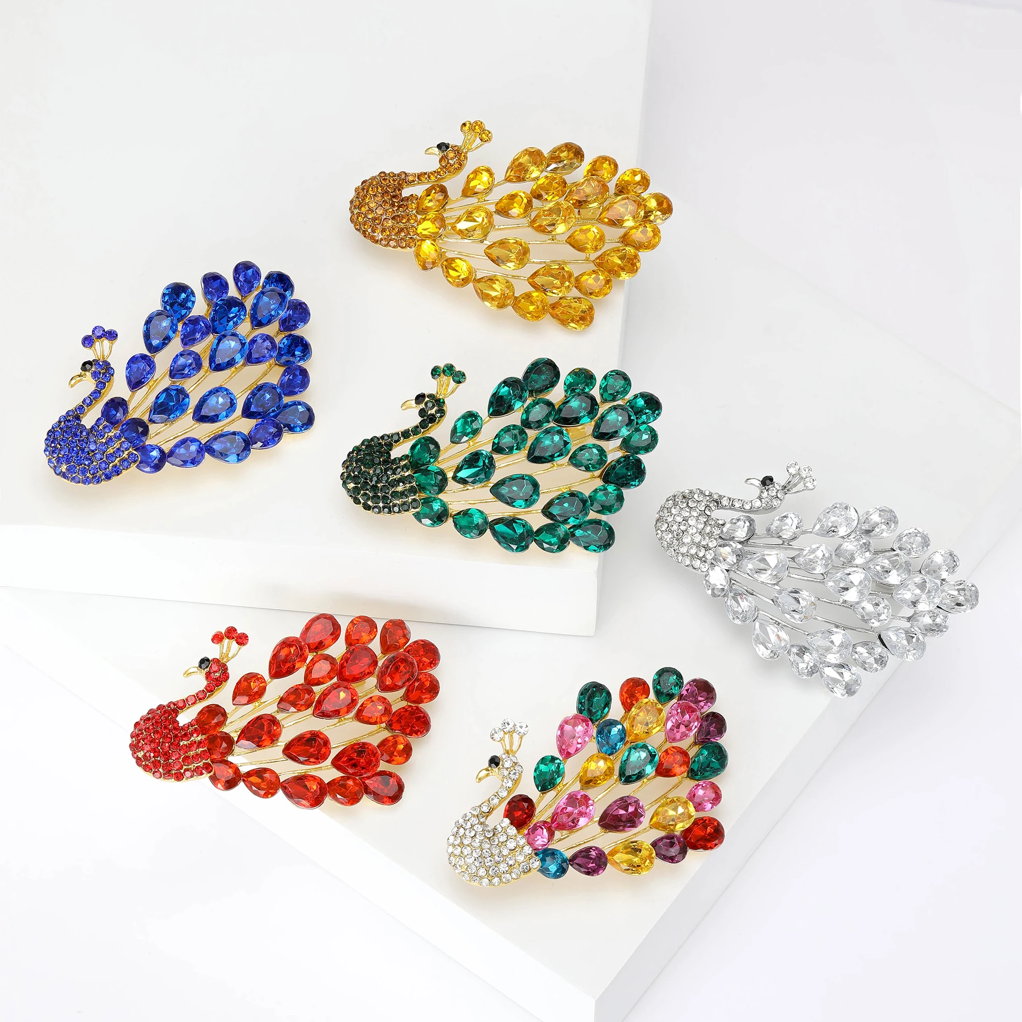 Elegant Crystal Peacock Brooches for Women Unisex Animal Pins 6-color Available Casual Party Accessories Gifts