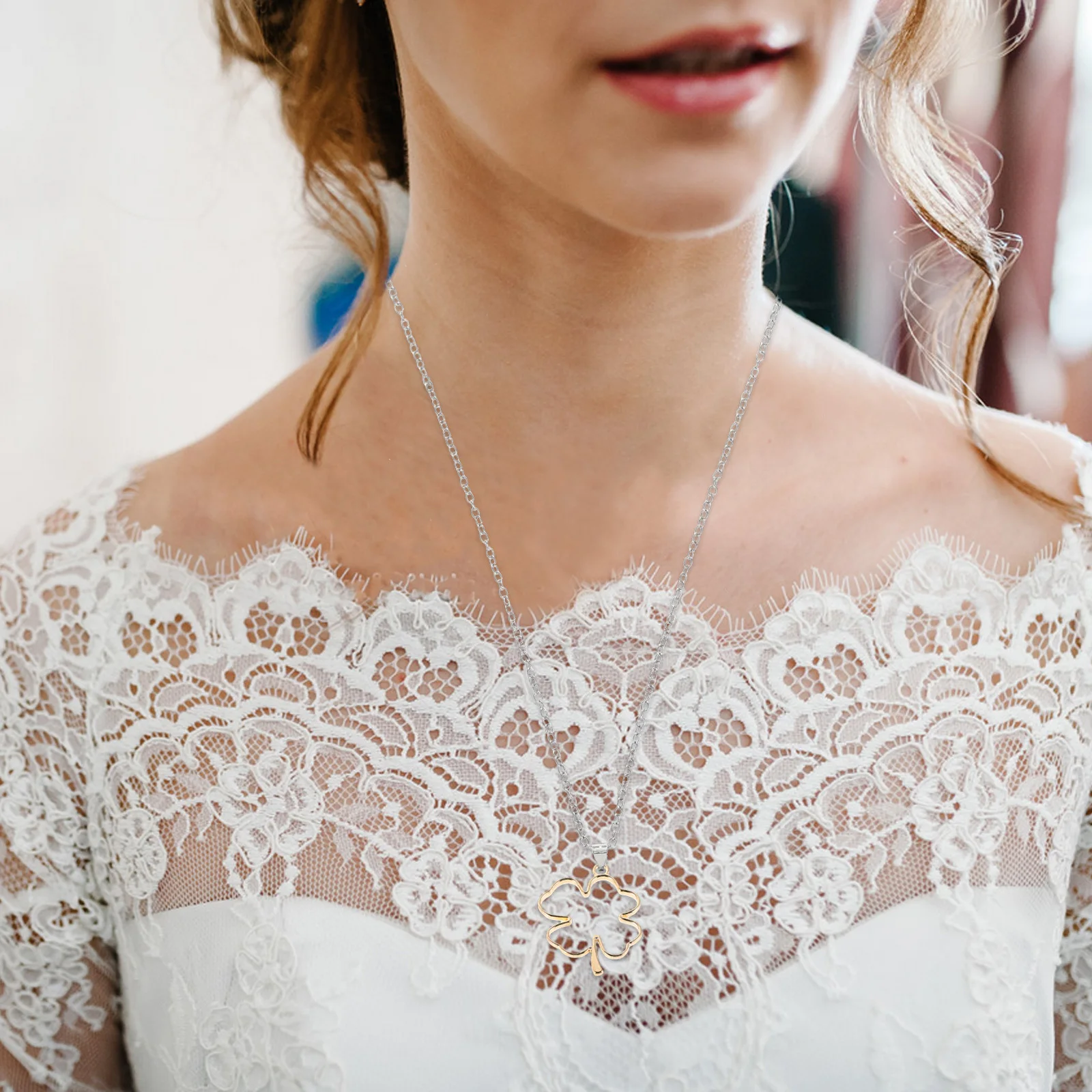 12 pezzi di ciondolo trifoglio a quattro foglie, ciondolo cavo, forniture per la creazione di gioielli, portachiavi alla moda, collana, braccialetto, decorazione in lega