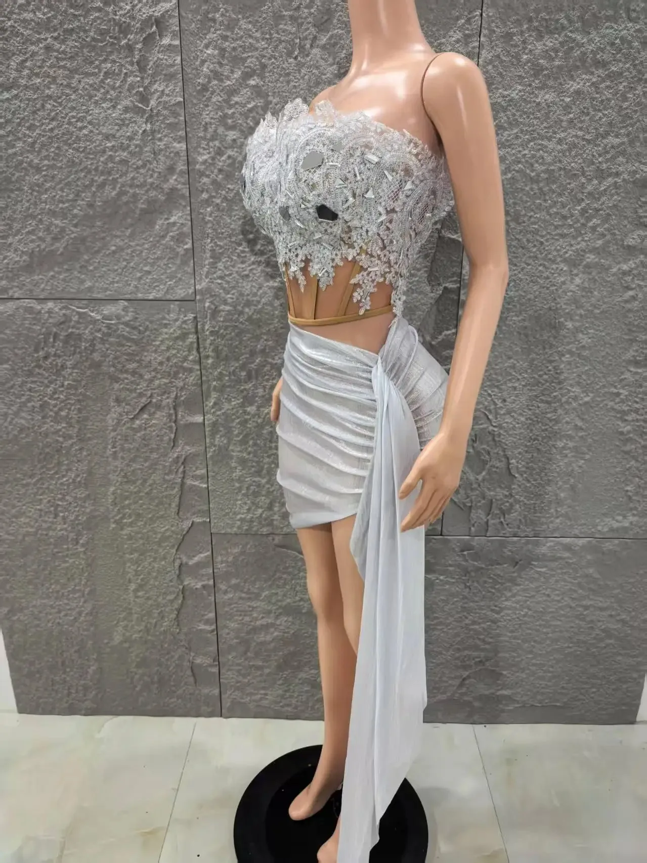 

Hot Selling Items for Women Elegant Women's Sets 2026 Sleeveless Luxury Wedding Gown With Crystals for Birthday