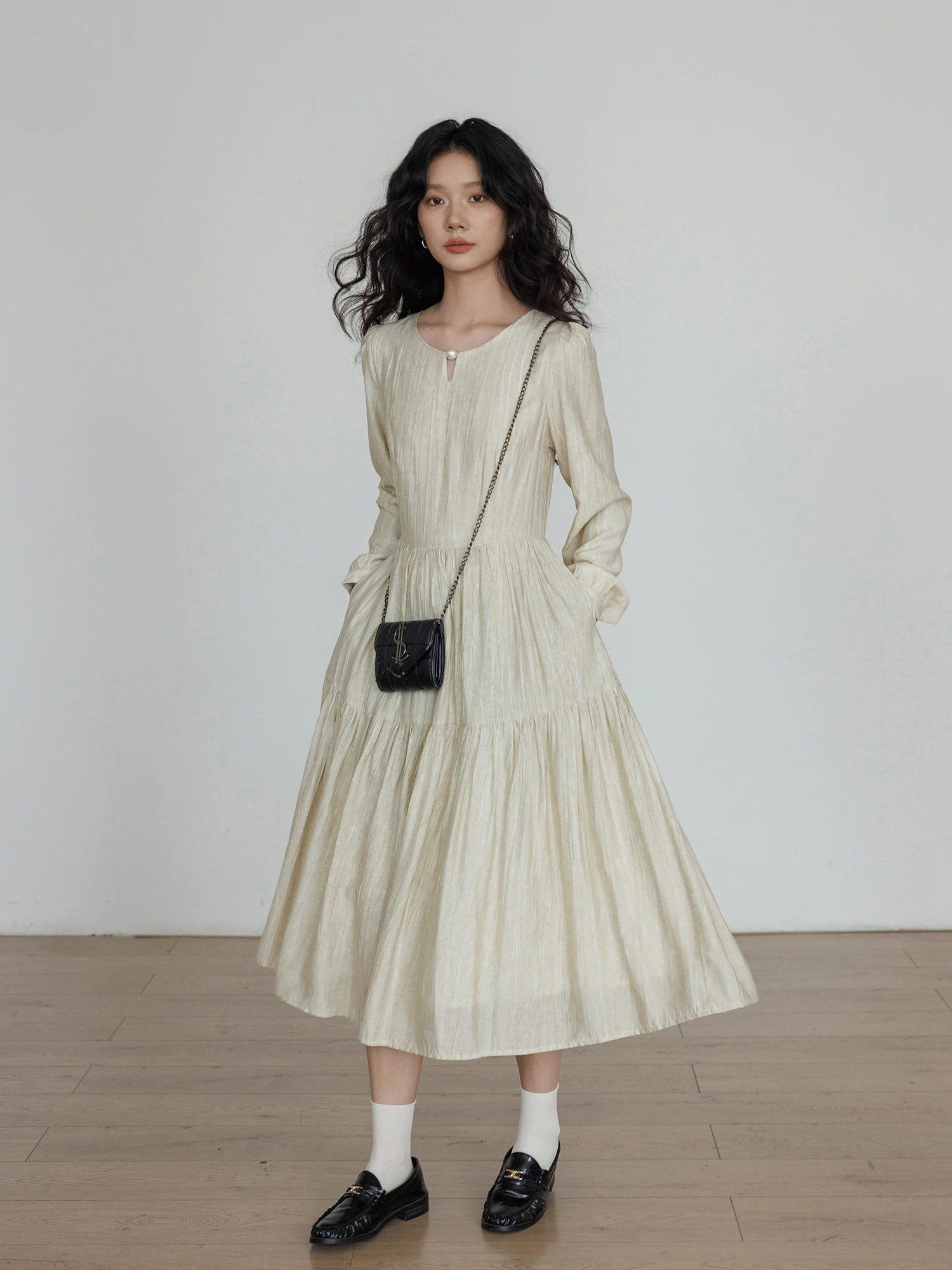 

Vastand Spring round Neck Long Sleeve Pleated A-Line Dress Women's New 2026 High Waist Cotton Nylon Blend City Commute Dress