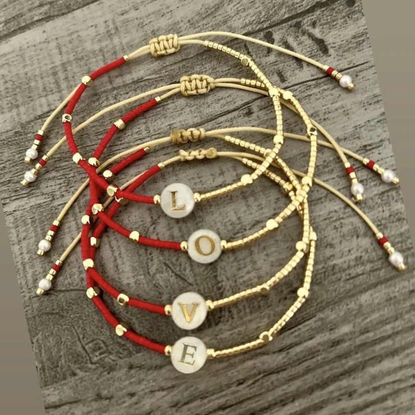 Kkkpearパール-女性のための初期レターブレスレット,26文字のアルファベット,ミユキのジュエリー,ギフト