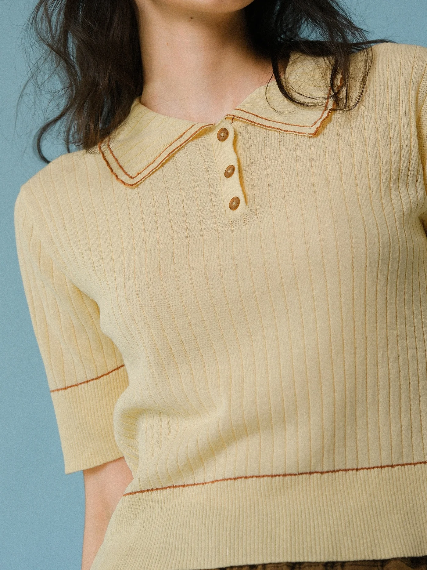 

Весна-лето 2023 Inc Store Little Crane Женская модная трикотажная кофта с коротким рукавом, воротником-куклой, из шелка, хлопка и льна, цвета гусиного желтого