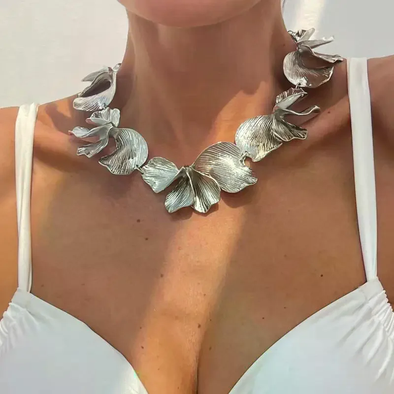 Ingemark Punk Irregular Petals Flower Chain Necklace for Women 2025 New Fashion Gold Color Metal Choker Steampunk Jewelry Gift - view 2