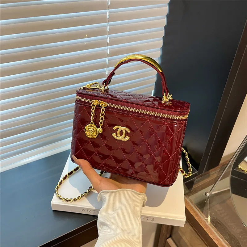 Torebka damska 2025, błyszcząca, pikowana, na łańcuszku, elegancka torebka typu box, torebka na ramię z górnym uchwytem.