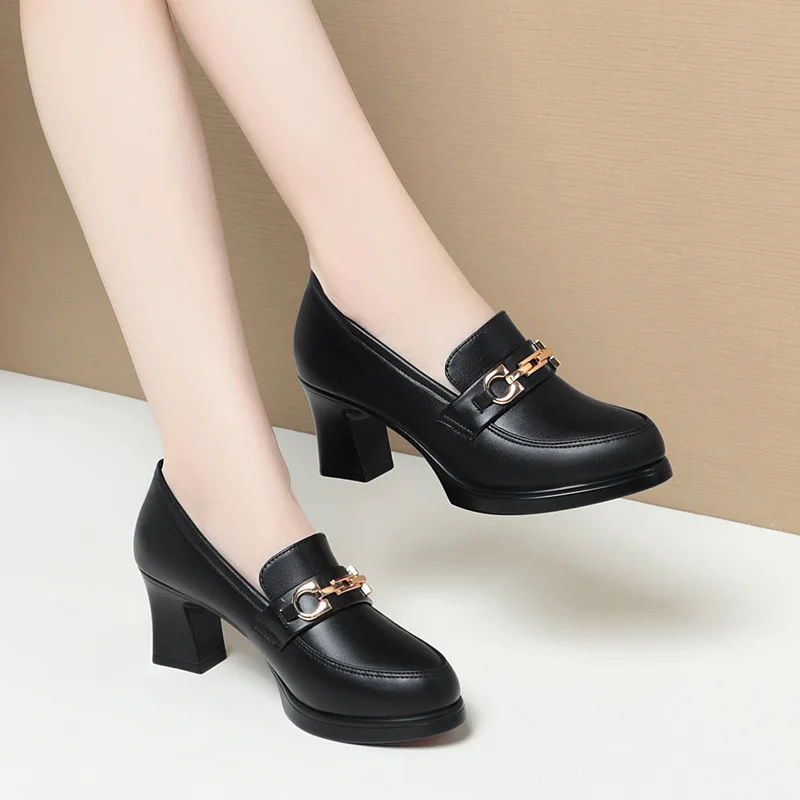 

Ele Deep Mouth Flat Heel Women's oes Casual Faion Mid-Aged Ladies Leather oes for Spring Autumn And Summer