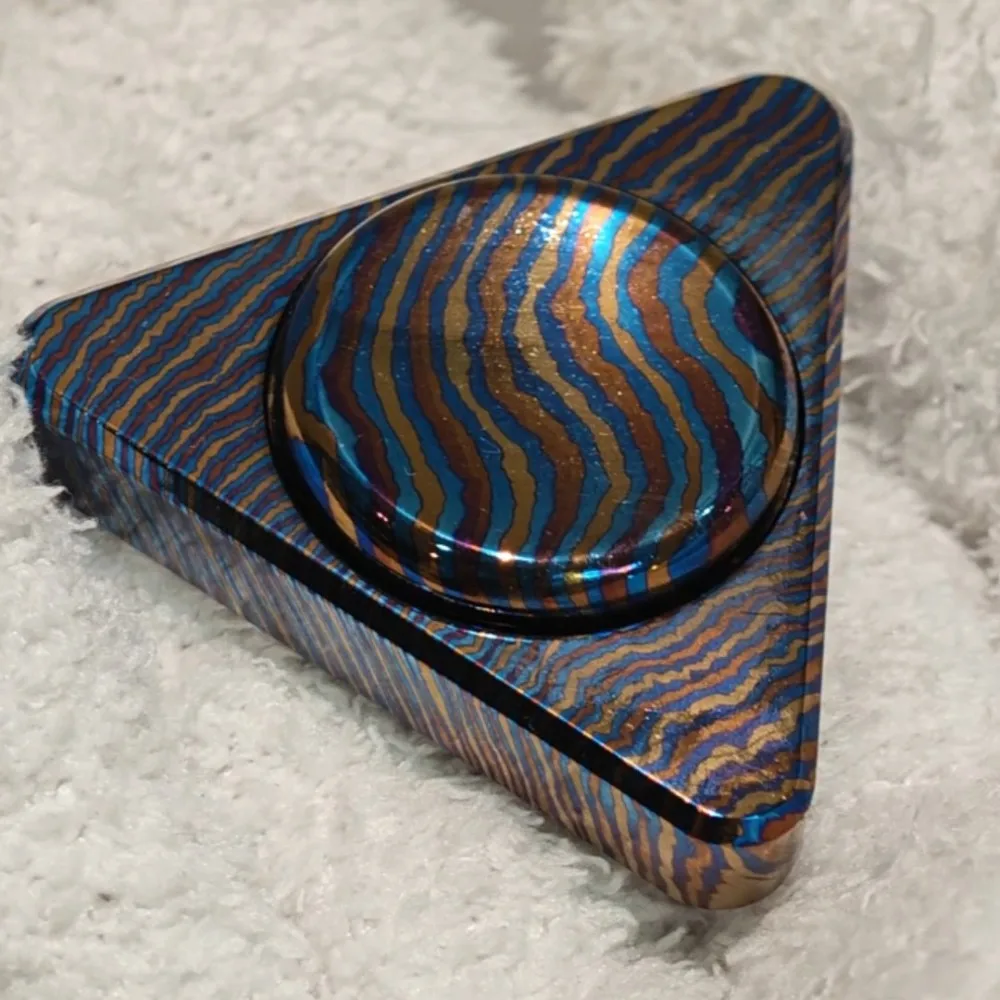 FZEDC فيدجيت سبينر لعبة تخفيف التوتر ثلاث شفرات فيدجيت سبينر ألعاب تململ معدنية للبالغين