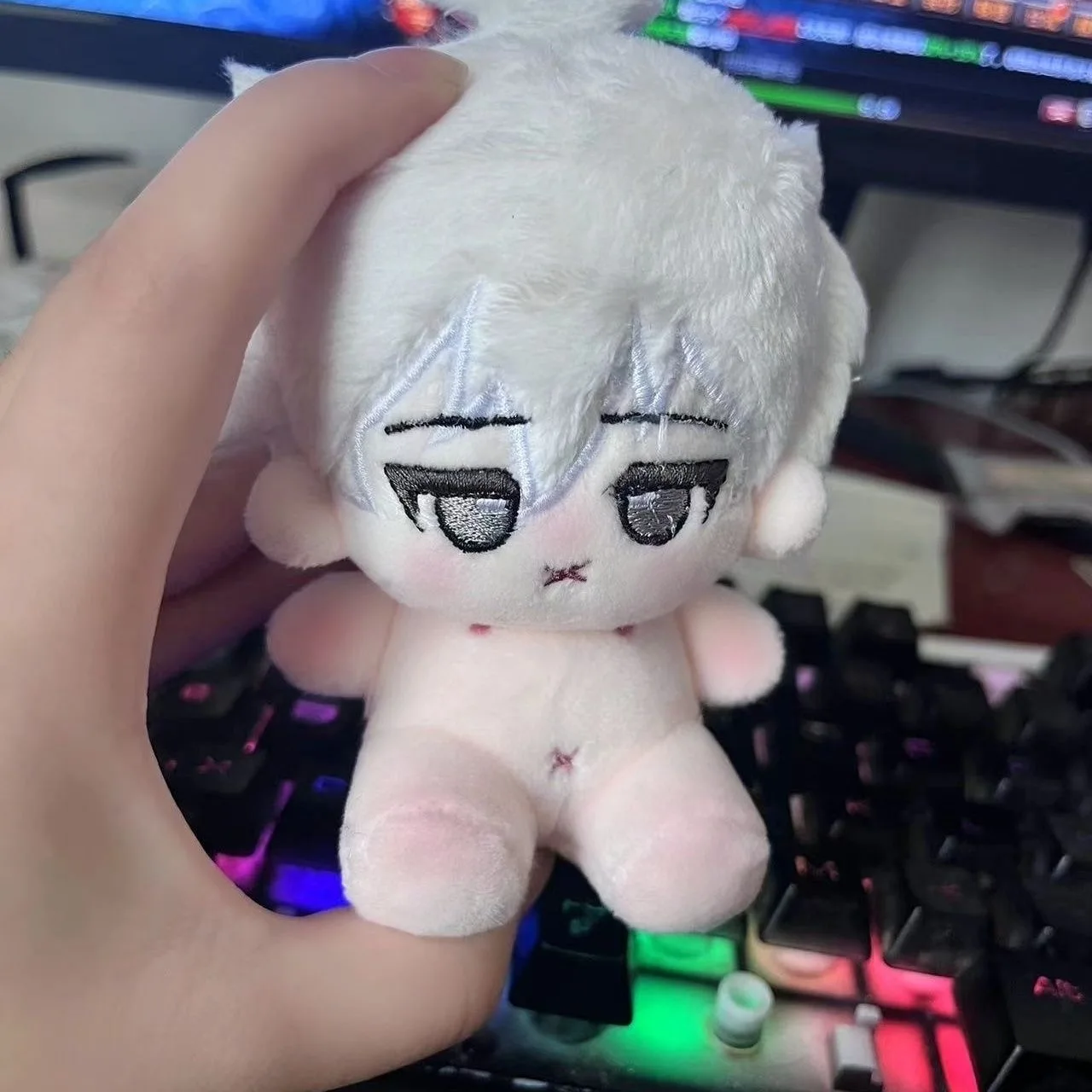 Prisión azul doujin Qianqie leopardo caballo Nagi Makoto Shirou 10cm sentado cosplay muñeca de algodón pequeño colgante de mordaza de nariz