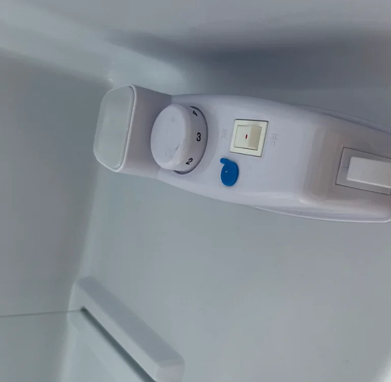 226 l doppeltüriger, frostfreier Kühlschrank für Zuhause, kleines Volumen, energiesparender, energiesparender, geräuscharmer und großer Gefrierkühlschrank