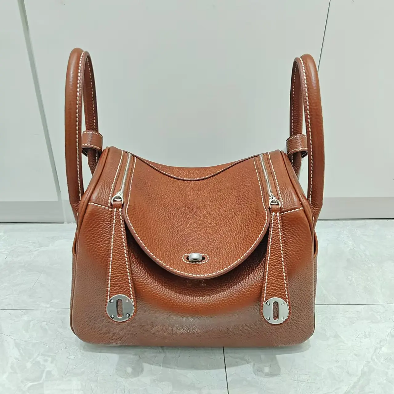 

New Lindy 26cm Crossbody oulder Pillow Bag Sfiano Tead Top Layer Cowhide Leather Doctor Bag Casual Sle Soft Handbag