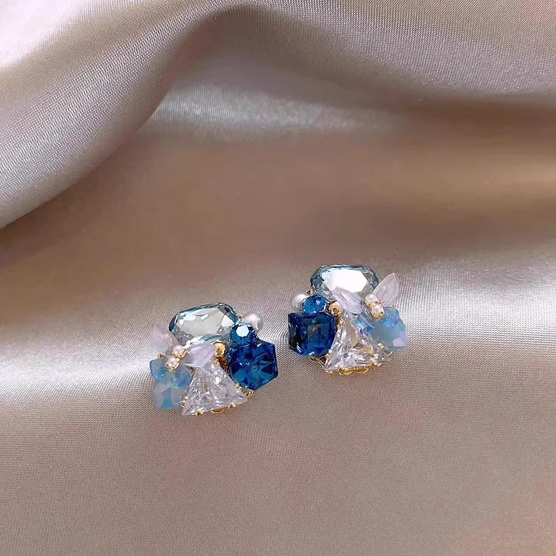 مجوهرات عصرية بتصميم فرنسي جديد مصنوعة يدويًا على شكل زهرة كريستال خضراء هدايا فتاة حلوة إكسسوارات يومية للسيدات