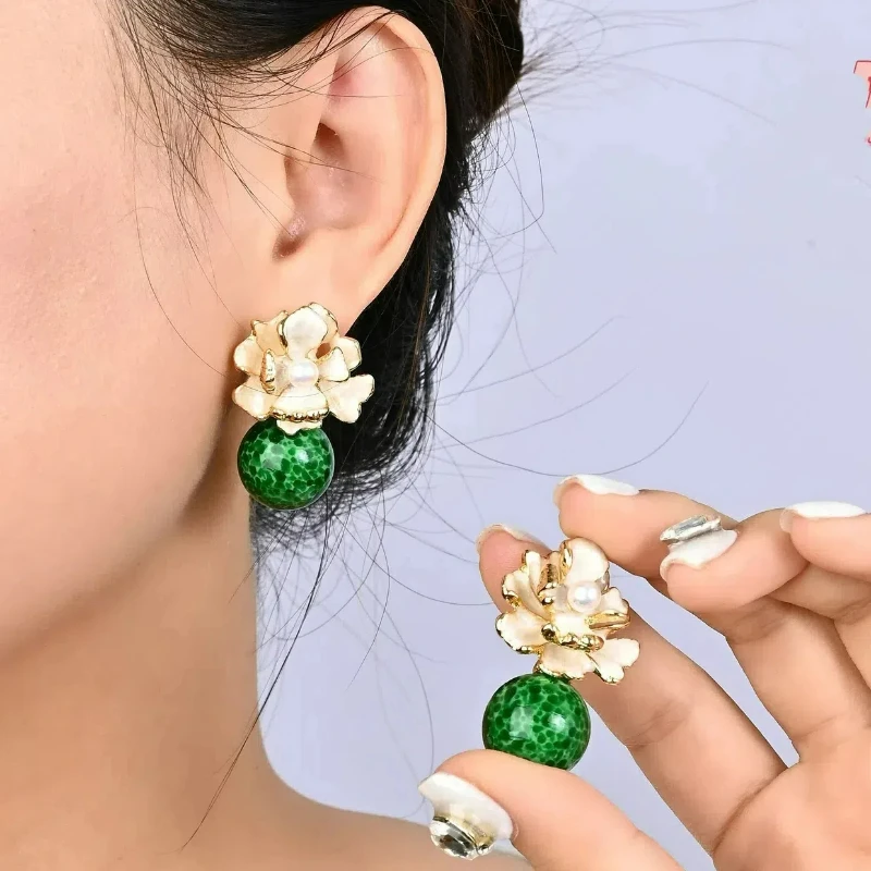 

Fashion Trendy New Arrival Retro Pearl White Peony Flower Charming Pink and Green Coloured Glaze Camellia Stud Earrings for Girl