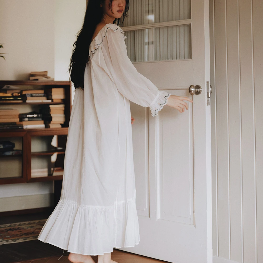 French daisy embroidery lace sweet long-sleeved loose nightgown pajamas women nightwear cotton loungewear gown morning robe