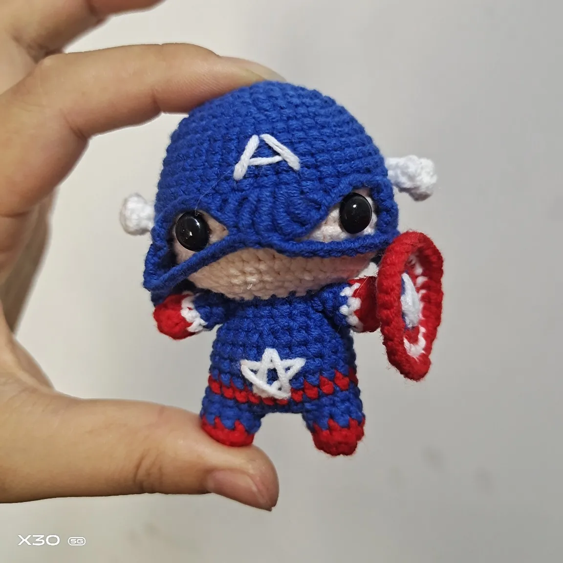 

Handmade crochet yarn doll finished product, hand woven yarn doll finished product, hand woven Captain America