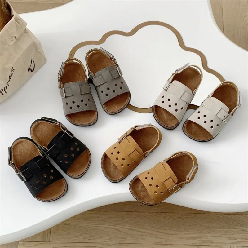 

2026 летние новые детские сандалии, универсальные туфли на плоской подошве для мальчиков в стиле ретро, удобная нескользящая пляжная обувь для девочек, Sandálias Femininas
