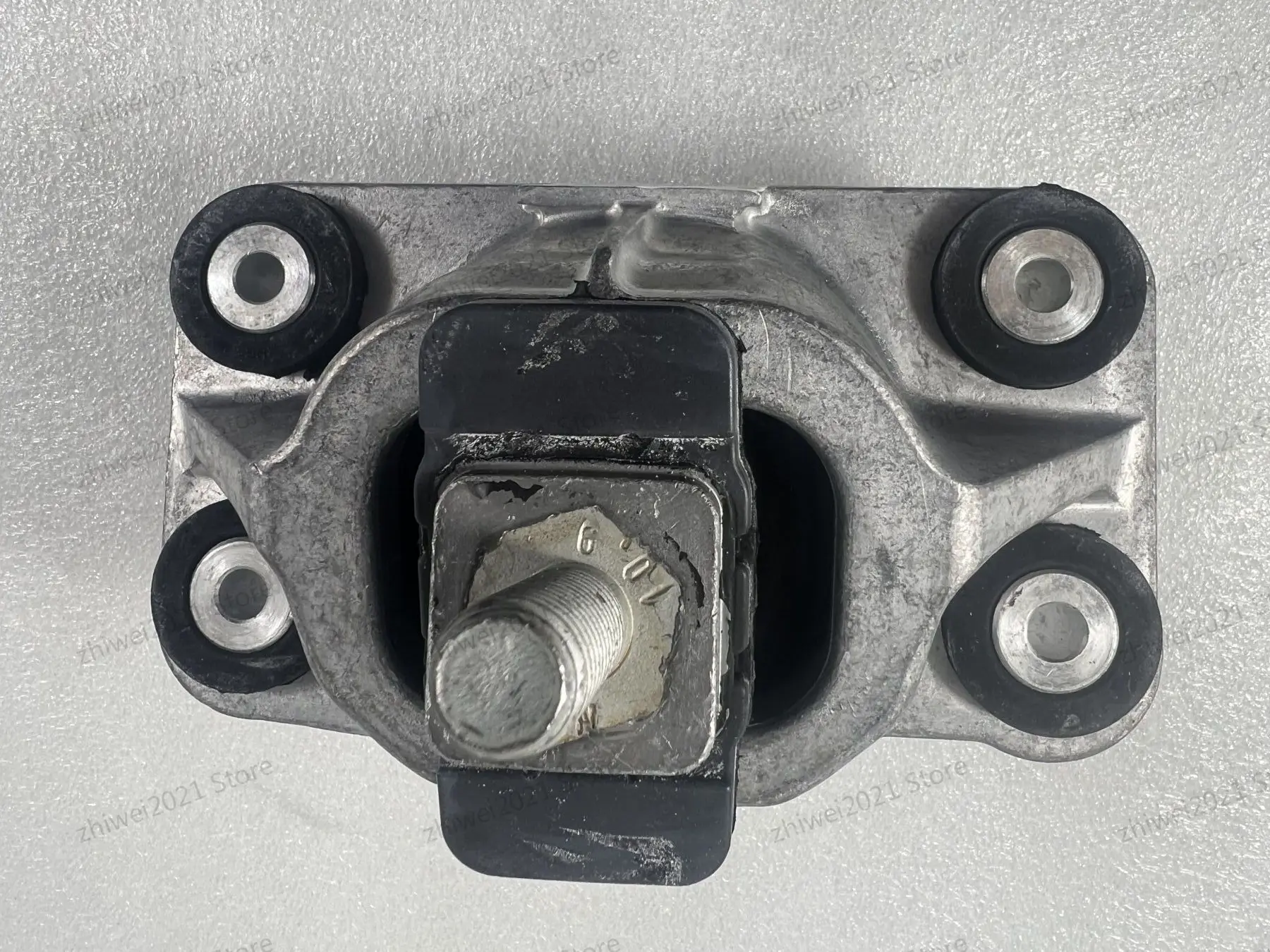 Land Rover engine motor mounting bracket bearing is applicable to Range Rover L405 Sport L494 LR057721 LR056670 LR048781