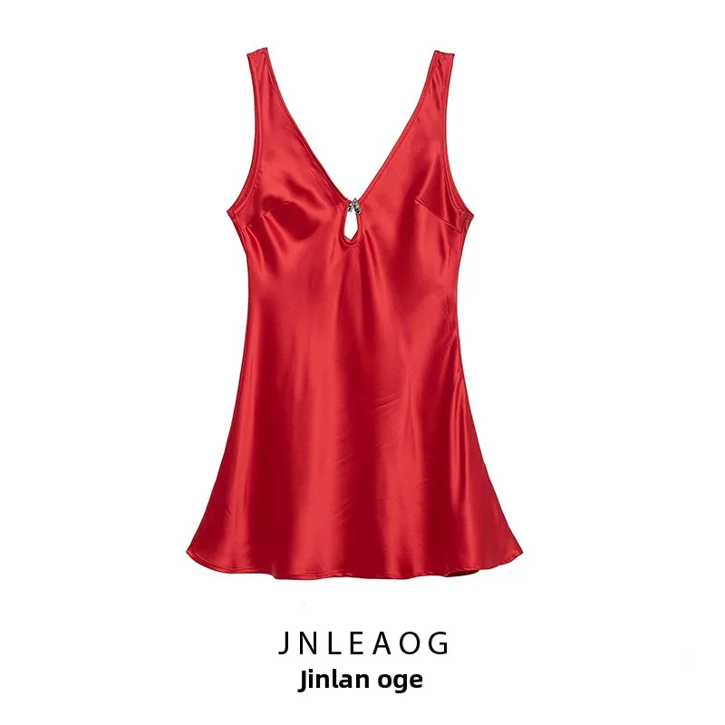 เสื้อผ้าแฟชั่นผู้หญิงคอลเลคชั่นฤดูใบไม้ร่วง JNLEAOG ประดับลายหัวใจ ผ้าซาตินเนื้อนุ่มคล้ายไหม ผลิตจากเส้นใยโพลีเอสเตอร์ ทรงเอวกลาง คอวี สไตล์ลำลอง