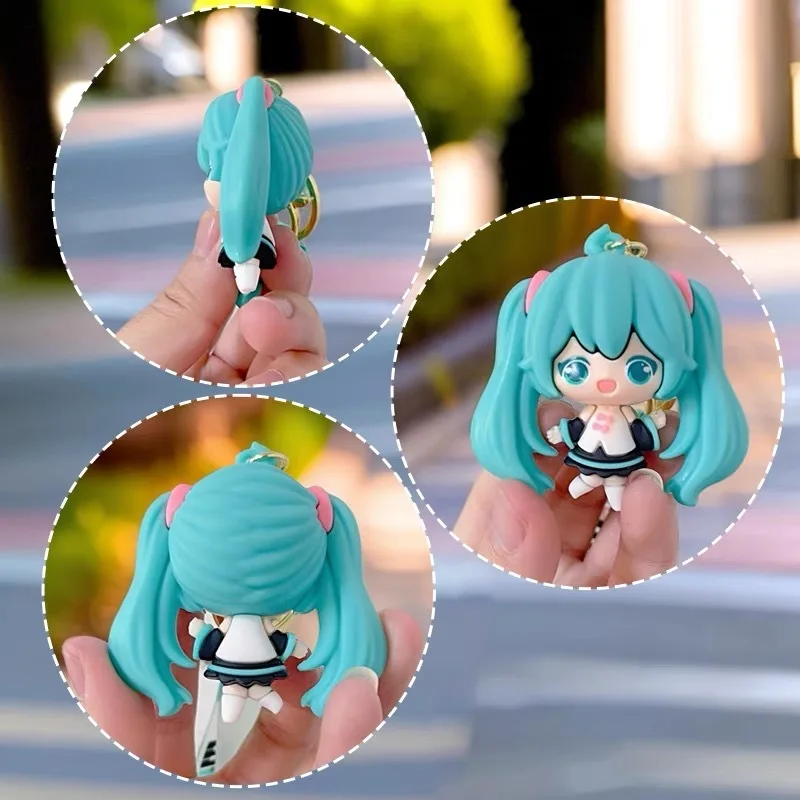 かわいいアニメ初音ミクキーホルダー、車のペンダント人形、学生バックパック、女性カップルの小さなギフト