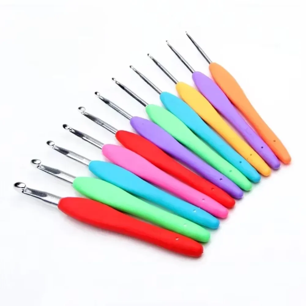 2024 New 8pcs/set Crochet Hook 2.5-6.0mm Aluminum Crochet Needles Colorful Soft Rubber Grip Cushioned Handles Knitting Needles