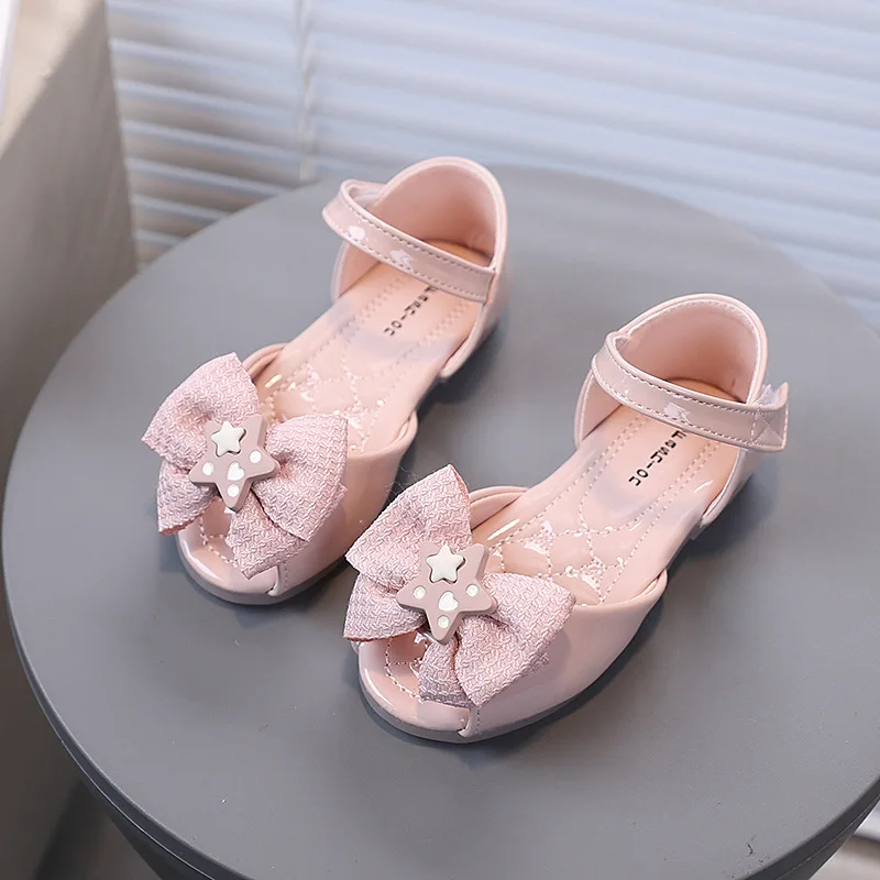

Детская обувь принцессы, универсальная милая повседневная обувь для девочек, новинка 2023 года, летние детские сандалии с открытым носком, нескользящая мягкая подошва