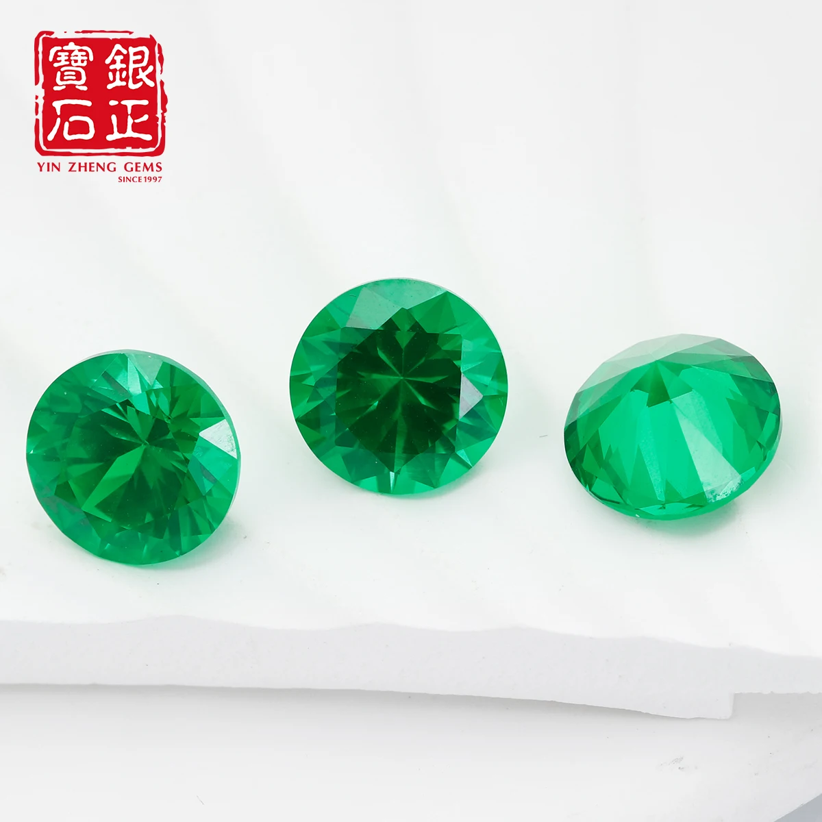 Lab Grown Tsavorite Round Shape Yttrium Aluminum Oxide Cultivated Flame Melted Green Color With AGL Certificate Gemstone