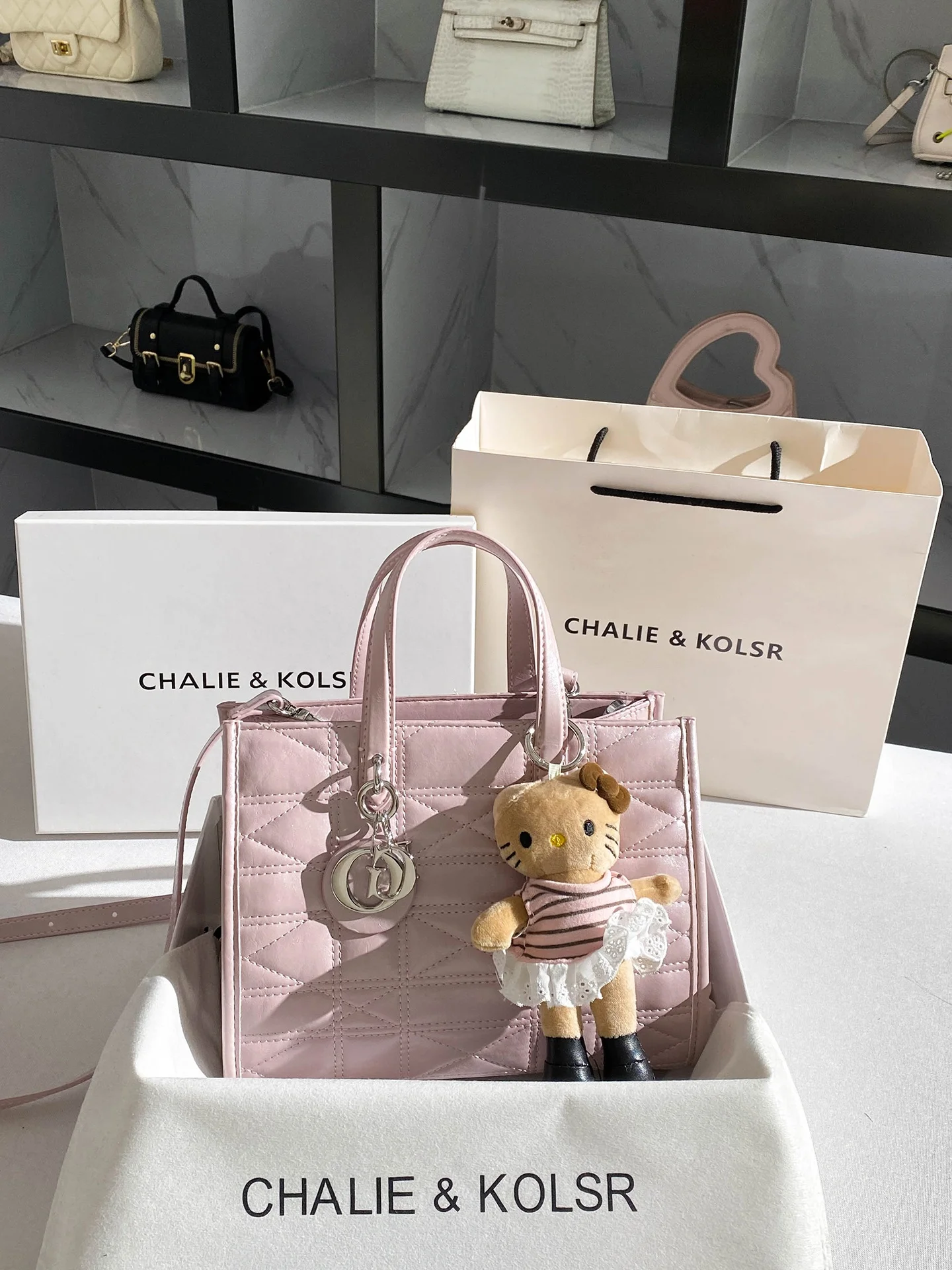 sac-fourre-tout-de-luxe-chaliekolsr-en-cuir-souple-rose-diamante-style-decontracte-nouvelle-collection-printemps-ete
