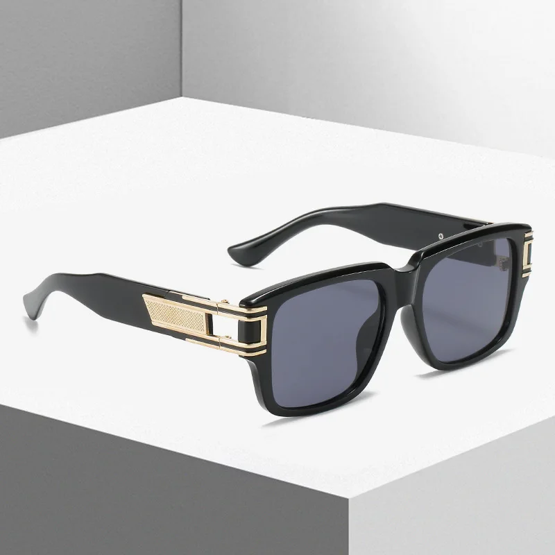 

Box Fashionable, Sunglasses UV Protection Sunglasses Men and Women Retro