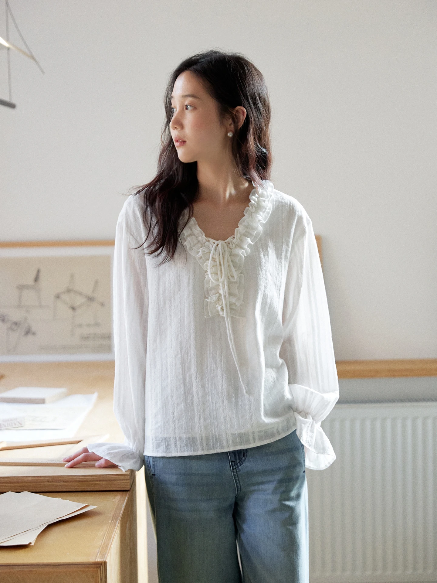 

Ele Cotton Blend irt Women's Loose Long Sve Spring Sle Texture Sensation V-Ne Button-Up White Color irt