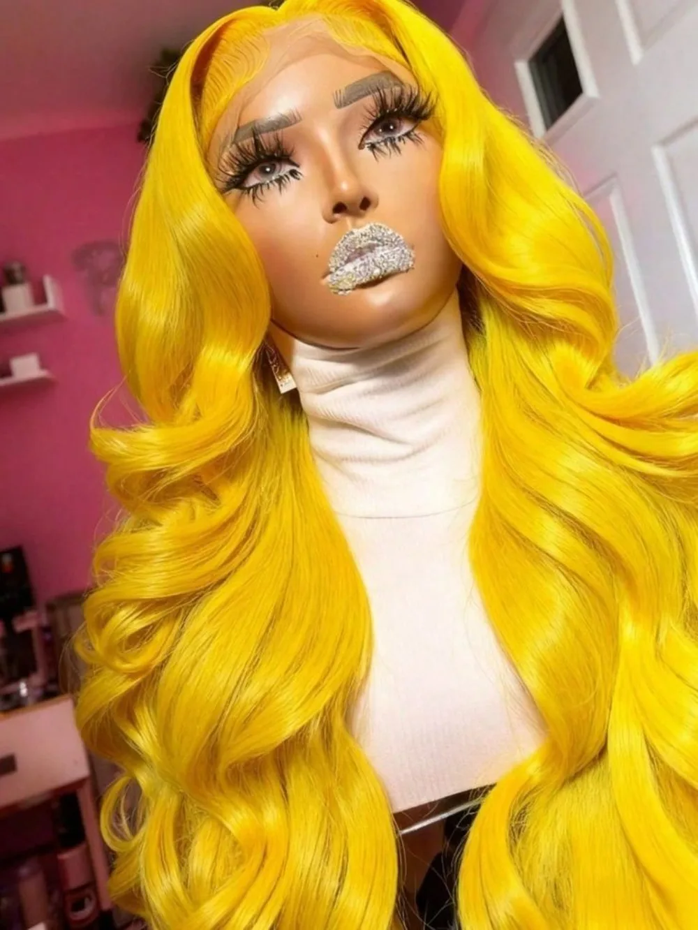 

Light Yellow Colored 13x4 HD Lace Frontal Glueless Wig Body Wave Transparent Lace Wigs 200 Density For Women Cosplay Party