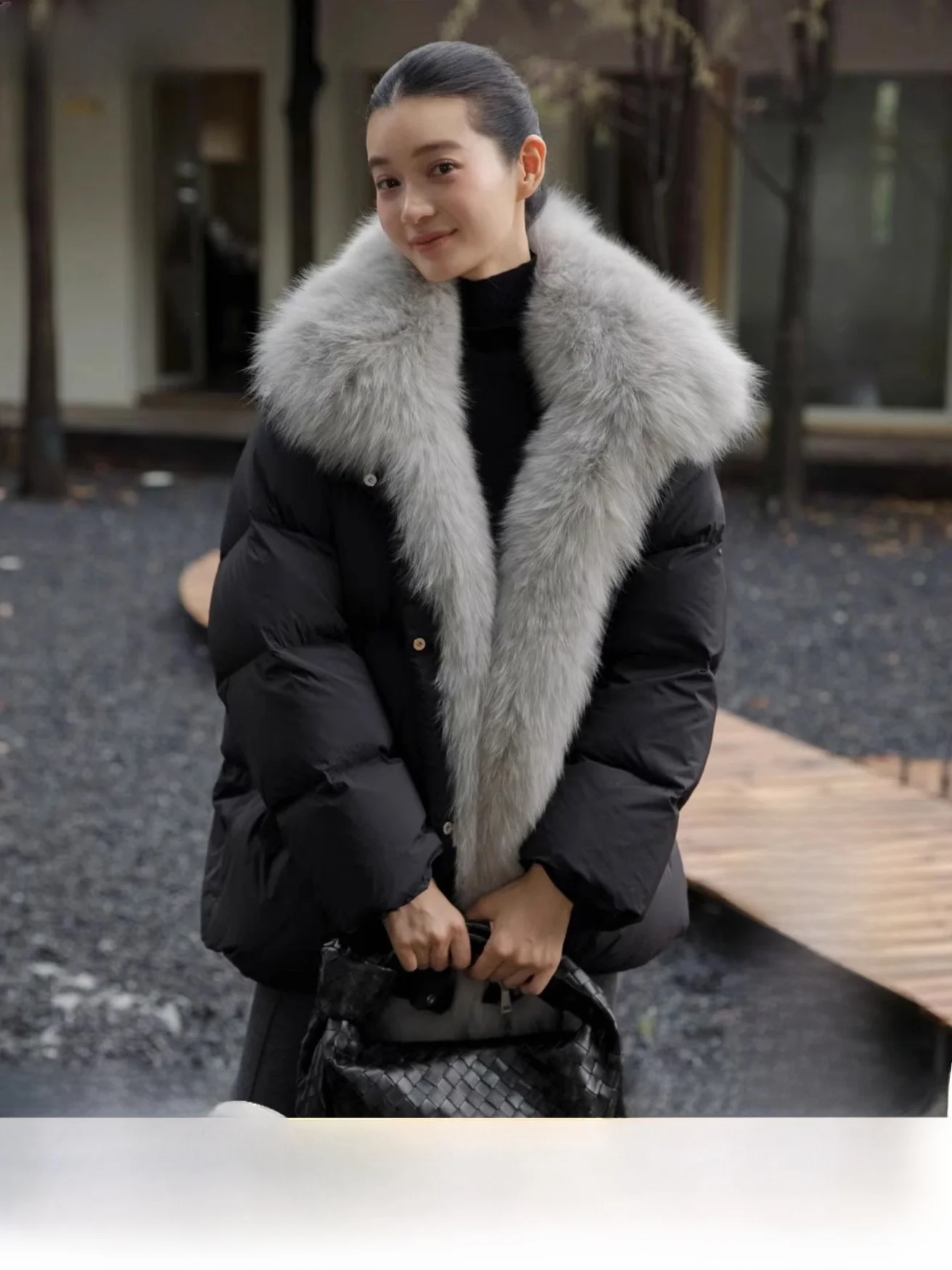 

Очень большой женский пуховик выше колена из 90% белого цвета Du down средней длины с серебряным меховым воротником, ультра теплый роскошный костюм