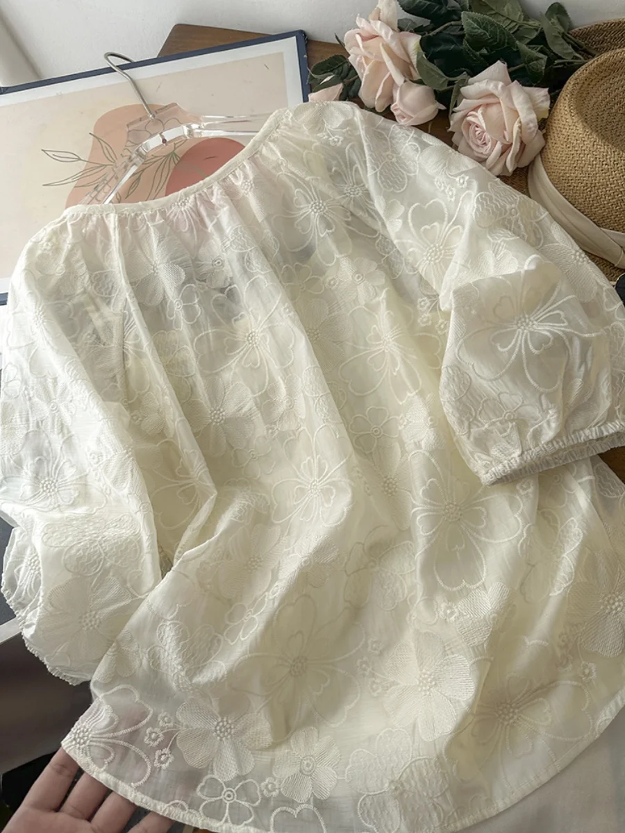 Deluest Women's Sweet Style Loose Fit Shirt And Strap Two-Piece Set V-Neck Embroidery Silk Lightweight Summer Top