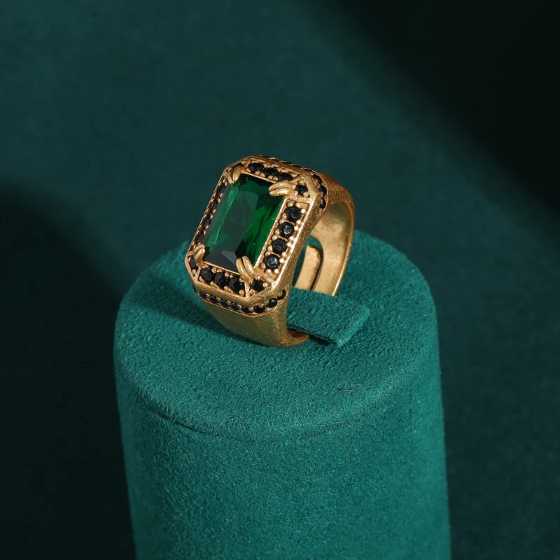 Vintage Emerald Green Crystal Rings Dubai Gold Color Jewelry Rectangle Woman Luxury Designer Antique Black Party Accessories