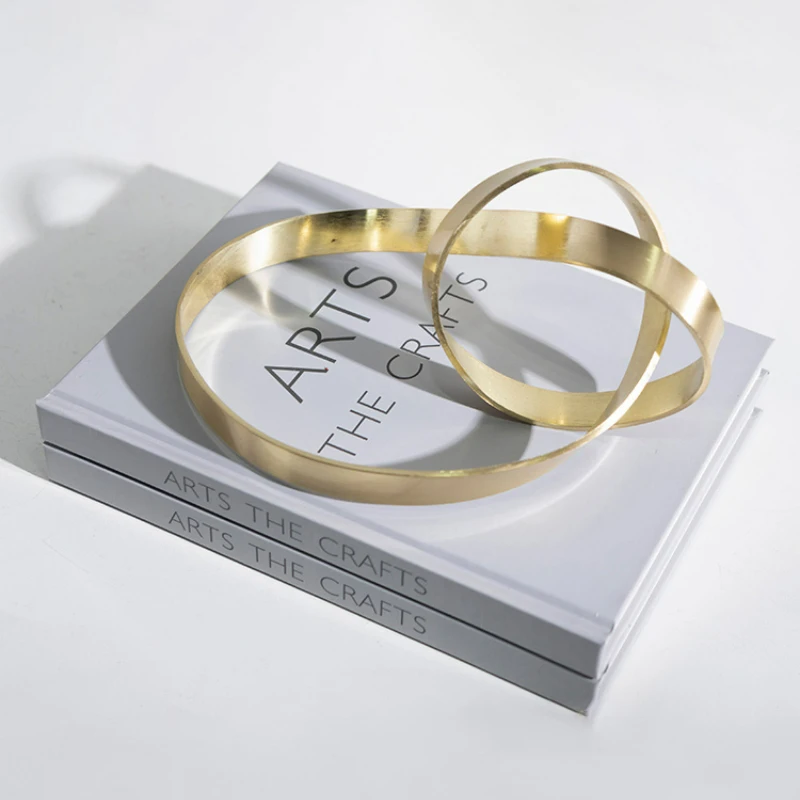 Light Luxury Mobius Ring Ins Ornaments Metal Curving Minimalist Model Between The Bookcase Soft Decoration Creative